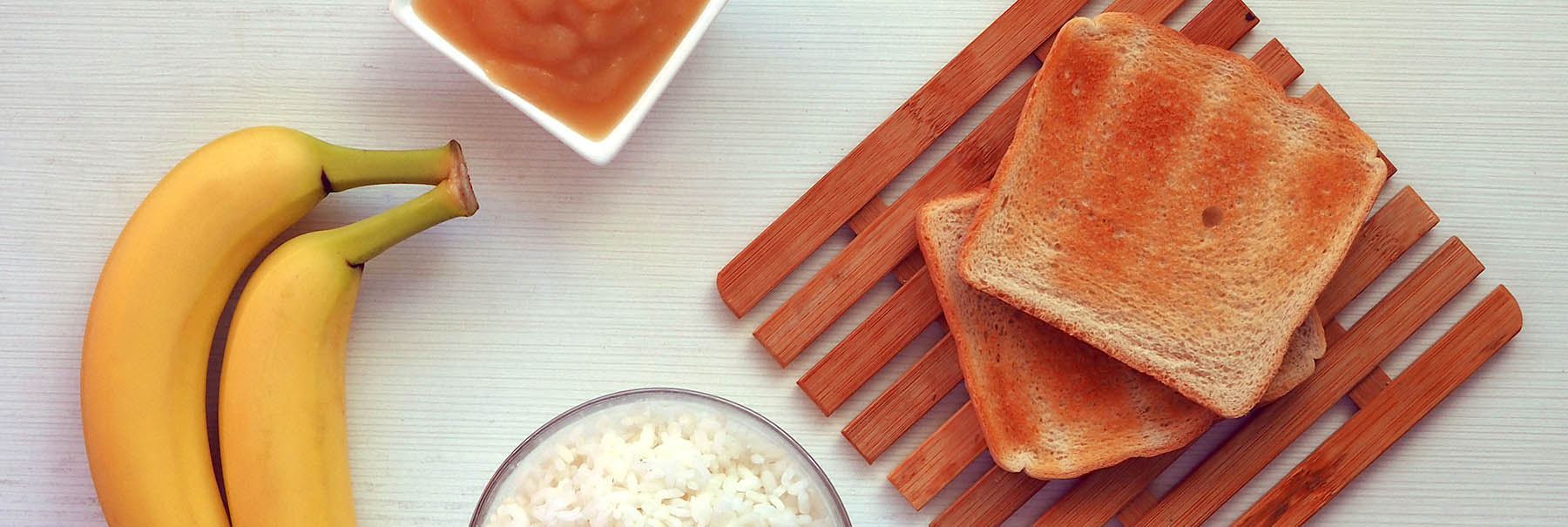 the brat diet includes bananas, rice, applesauce, and toast