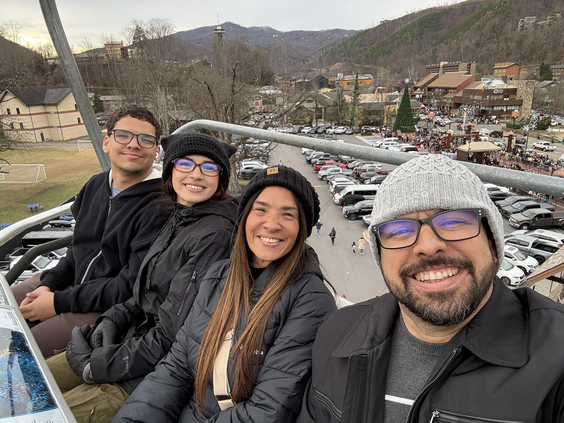 Sylvester patient Efrain Hernández Pérez and his family on vacation.