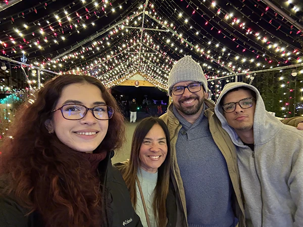 Sylvester patient Efrain Hernández Pérez and his family on vacation.
